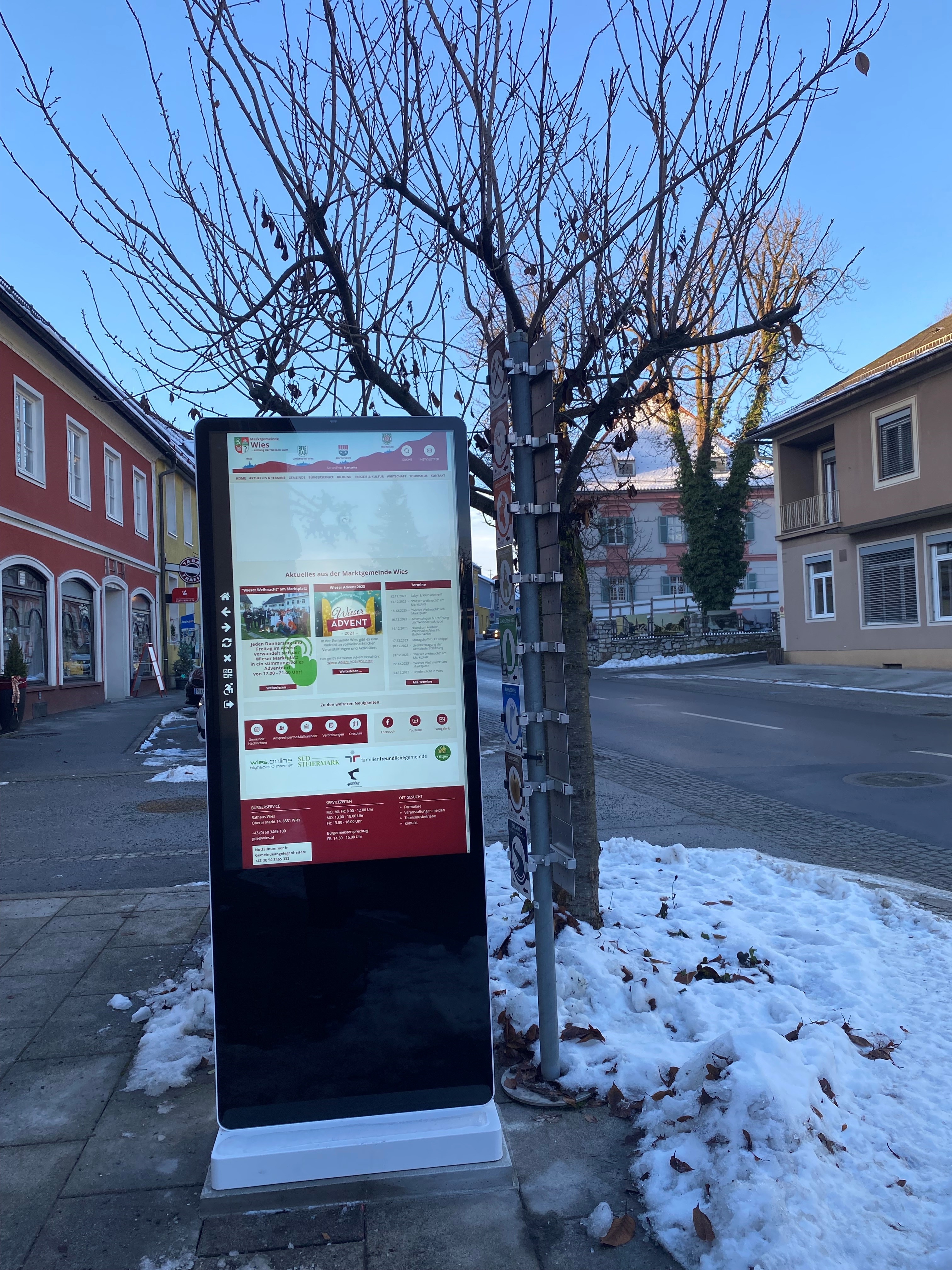 Infoterminal Marktplatz Wies 01